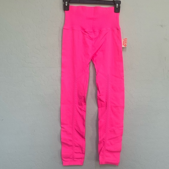 Free People Good Karma Legging in Tropical Pink size M/L - Picture 6 of 9